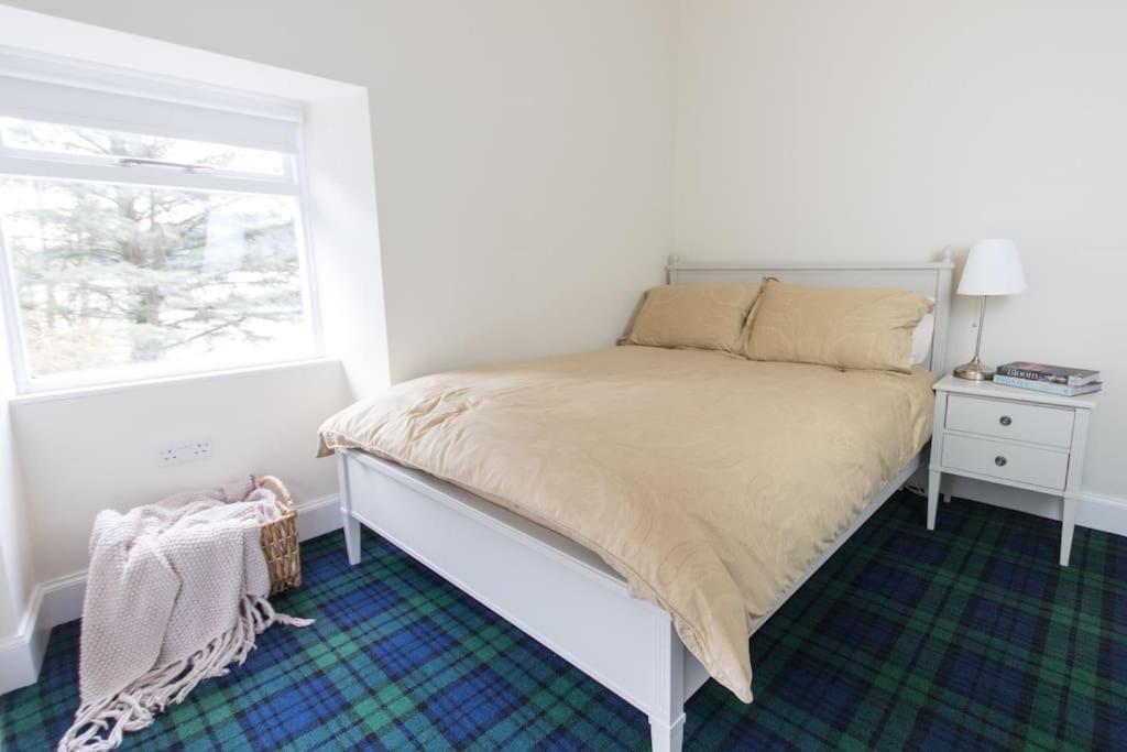 Rossmay House - 4 Bedroom Scottish Villa With Waterfront / Mountain Views Arrochar Exterior foto